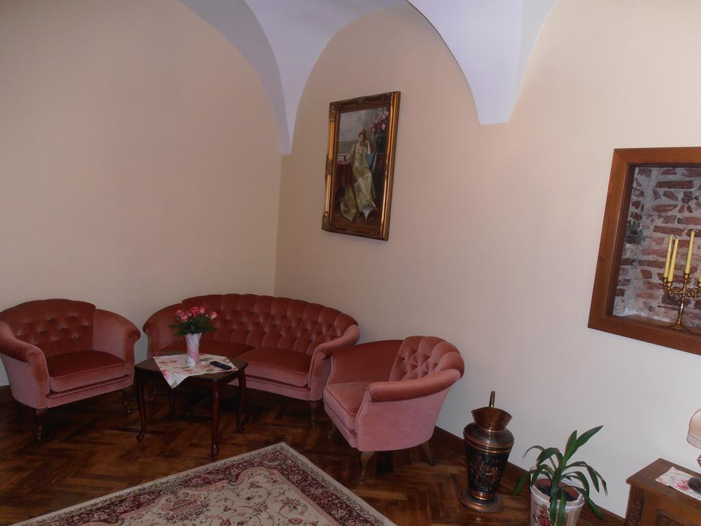 Gothic House Apartment Сибиу Екстериор снимка